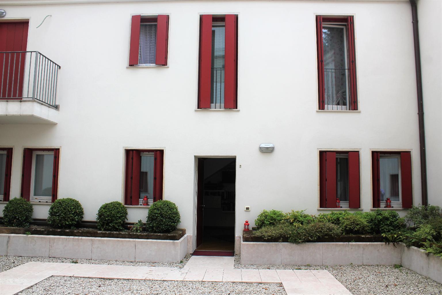PC72 - VILLETTA A SCHIERA VENDITA VICENZA ZONA LEGIONE ANTONINI - € 400.000 2
