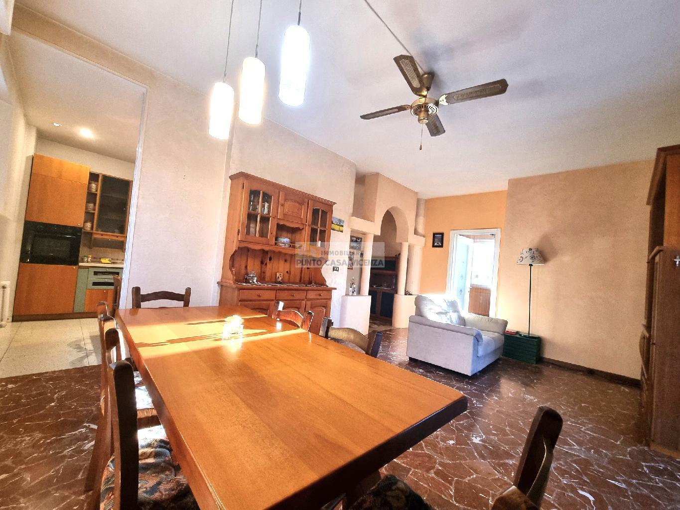 PC87 - APPARTAMENTO IN TRIFAMILIARE VENDITA VICENZA ZONA BORGO CASALE - TRATTATIVA RISERVATA