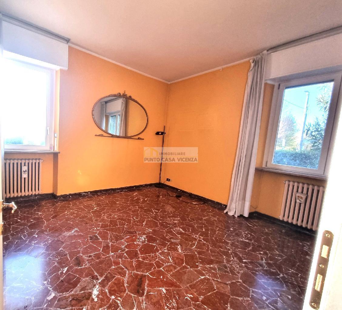 PC87 - APPARTAMENTO IN TRIFAMILIARE VENDITA VICENZA ZONA BORGO CASALE - TRATTATIVA RISERVATA 7