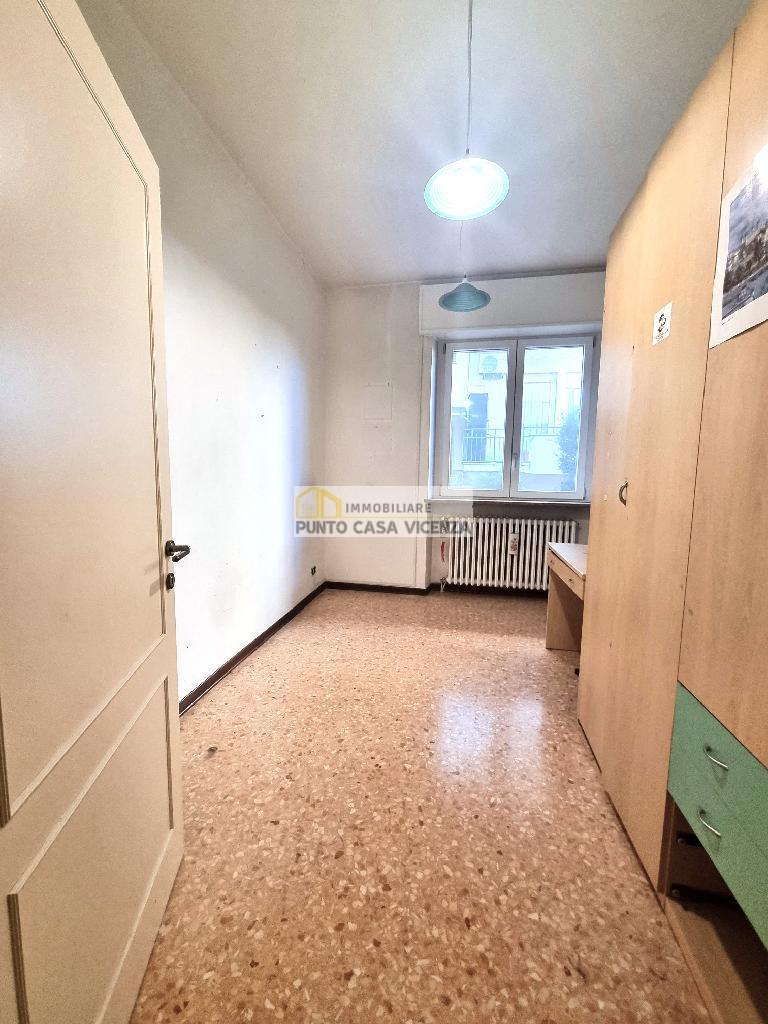 PC87 - APPARTAMENTO IN TRIFAMILIARE VENDITA VICENZA ZONA BORGO CASALE - TRATTATIVA RISERVATA 9