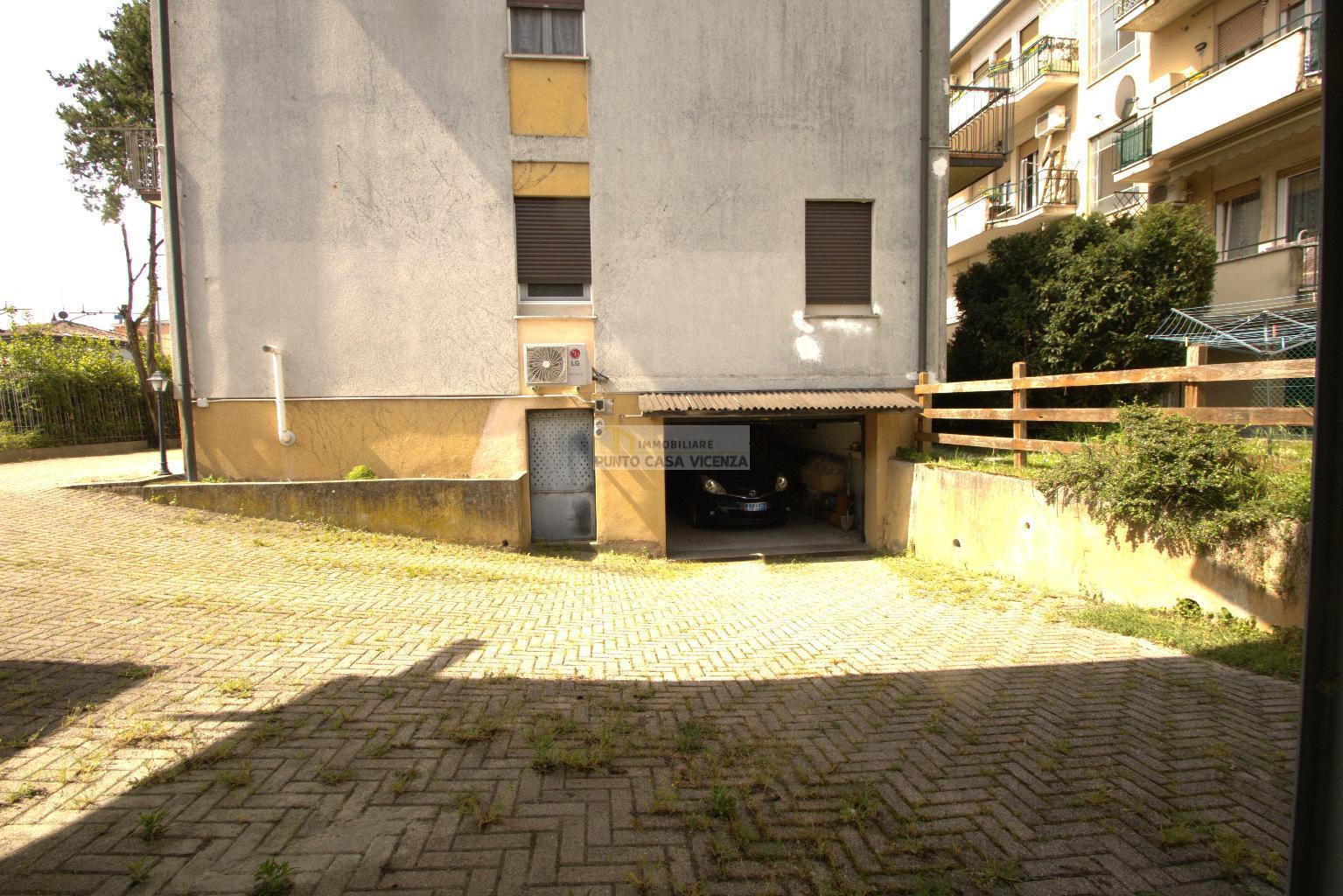 PC87 - APPARTAMENTO IN TRIFAMILIARE VENDITA VICENZA ZONA BORGO CASALE - TRATTATIVA RISERVATA 20