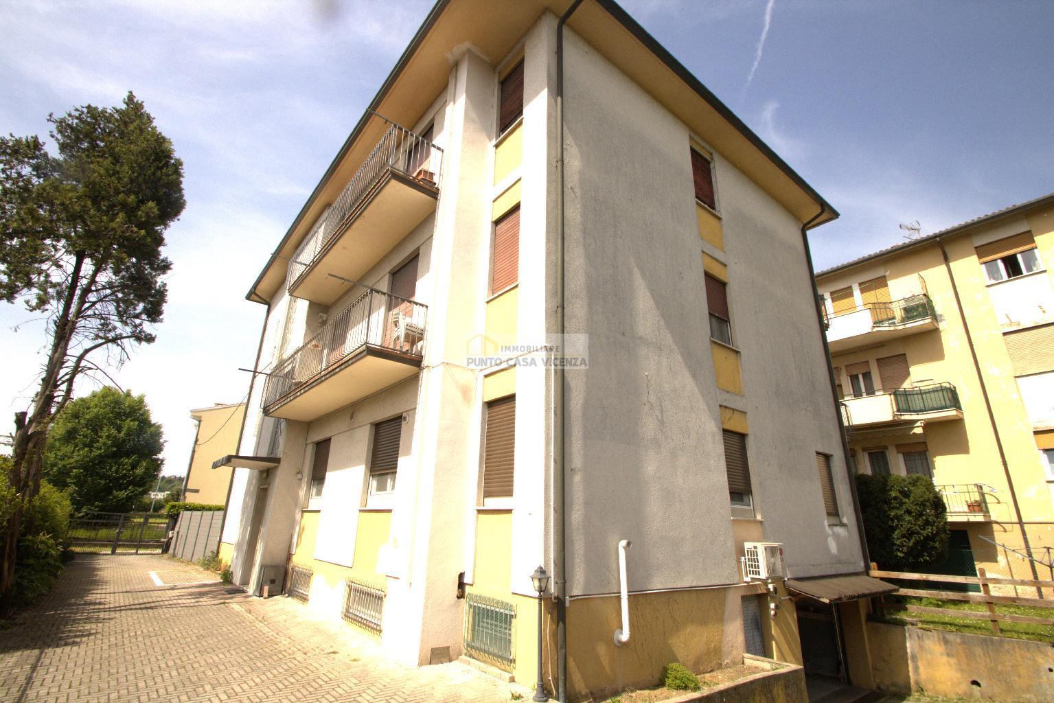 PC87 - APPARTAMENTO IN TRIFAMILIARE VENDITA VICENZA ZONA BORGO CASALE - TRATTATIVA RISERVATA 22