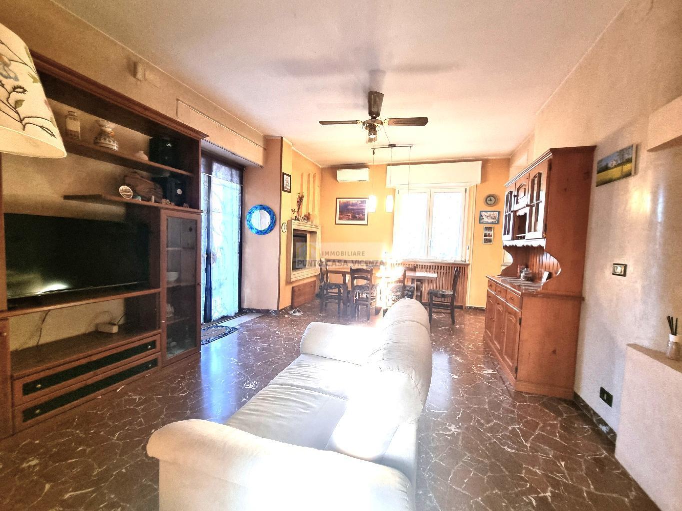 PC87 - APPARTAMENTO IN TRIFAMILIARE VENDITA VICENZA ZONA BORGO CASALE - TRATTATIVA RISERVATA 29