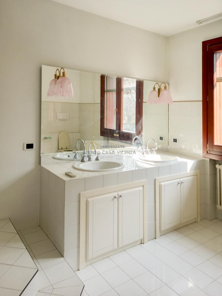 VB112 - BIFAMILIARE AFFIANCATA VENDITA MONTICELLO CONTE OTTO ZONA CENTRO - € 470.000 2