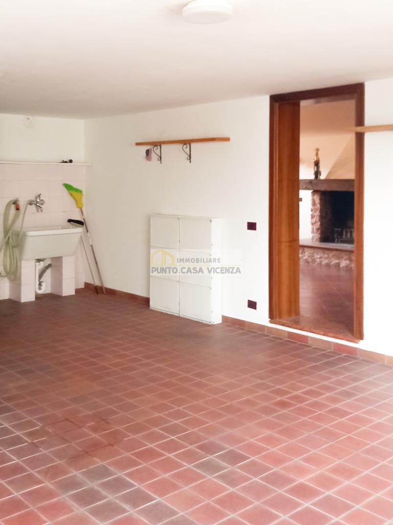 VB112 - BIFAMILIARE AFFIANCATA VENDITA MONTICELLO CONTE OTTO ZONA CENTRO - € 470.000 9